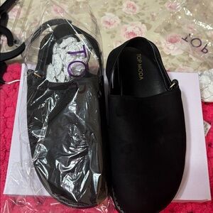 TOP Moda Women's Black Suede Mules